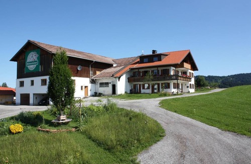 Hopferau Apartment | 70 m² Apartment ∙ 2 bedrooms ∙ 5 guests