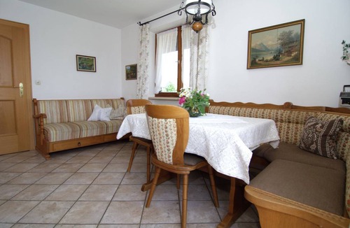 Breitbrunn a. Chiemsee Apartment | 70 m² Apartment ∙ 2 bedrooms ∙ 5 guests