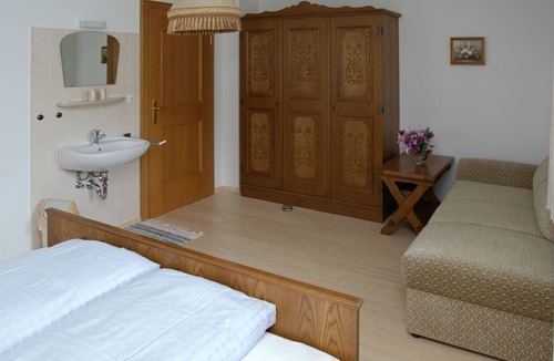 Breitbrunn a. Chiemsee Apartment | 70 m² Apartment ∙ 2 bedrooms ∙ 5 guests