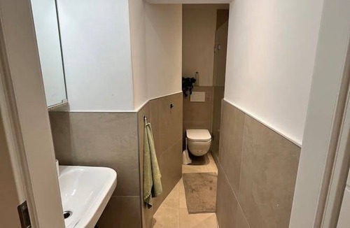 Alt-Moosach Resort | 70 m² Private room ∙ 1 bedroom ∙ 1 guest