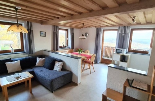 Grainet Apartment | 70qm-ferienwohnung auf Zwei Stockwerken für bis zu Vier Personen