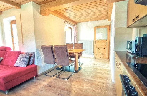 Arnbruck Apartment | 70qm-große Ferienwohnung mit Balkon in ruhiger Lage