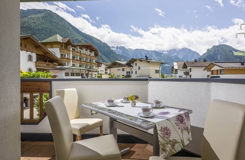 Ramsau im Zillertal Apartment | 75 m² Apartment ∙ 2 bedrooms ∙ 4 guests