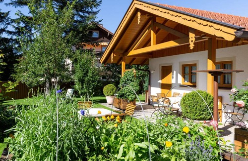 Bad Toelz Apartment | 75 m² Apartment ∙ 1 bedroom ∙ 2 guests