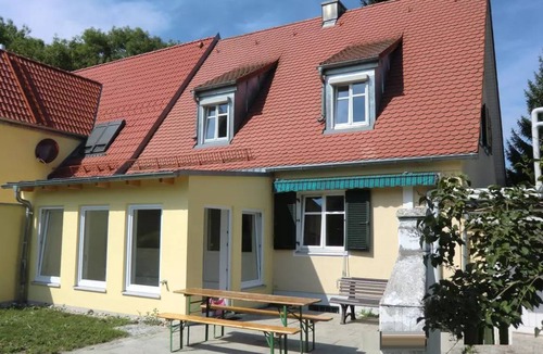 Munchen District Apartment | 75 m² Apartment ∙ 3 bedrooms ∙ 3 guests