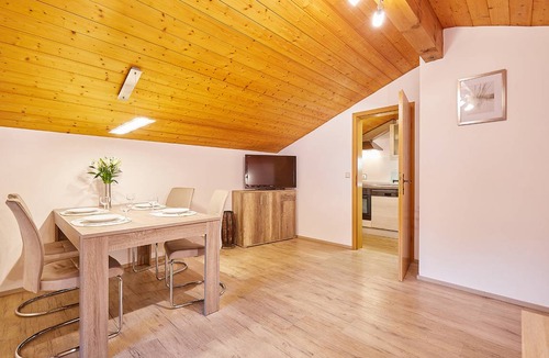 Unterwoessen Apartment | 75 m² Apartment ∙ 2 bedrooms ∙ 4 guests