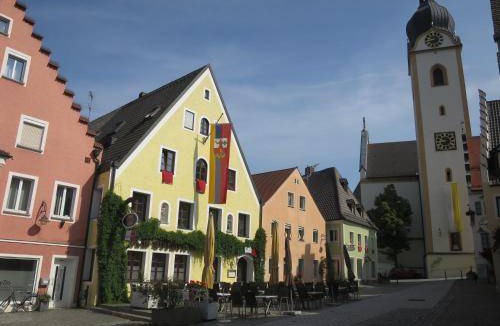 Schwandorf Apartment | 80 m² Apartment ∙ 2 bedrooms ∙ 7 guests