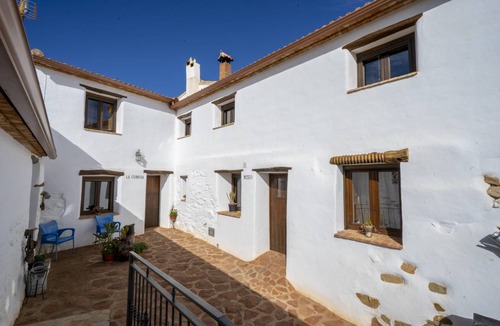 Laroya House | 80 m² Farmhouse ∙ 3 bedrooms ∙ 6 guests