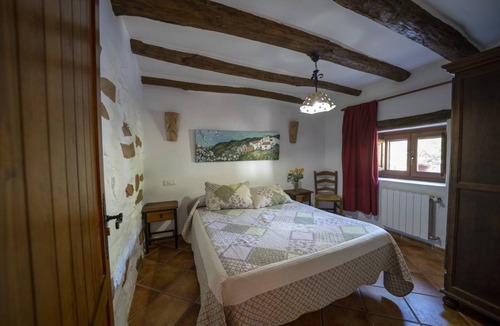 Laroya House | 80 m² Farmhouse ∙ 3 bedrooms ∙ 6 guests