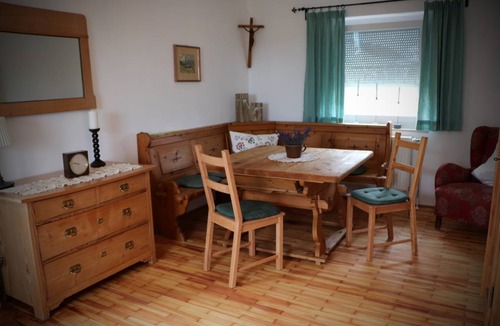 Riedenburg House | 80 m² House ∙ 2 bedrooms ∙ 6 guests