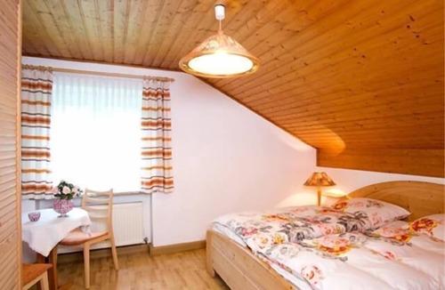 Geyersberg Apartment | 80qm-große Ferienwohnung mit 3 Schlafzimmern und Balkon