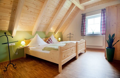 Feuchtwangen Apartment | 85 m² Apartment ∙ 2 bedrooms ∙ 4 guests
