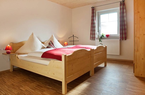 Feuchtwangen Apartment | 85 m² Apartment ∙ 2 bedrooms ∙ 4 guests