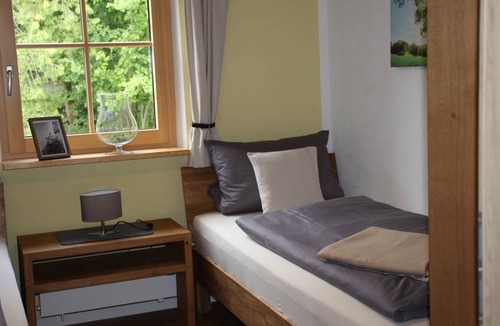 Michelau i. Steigerwald Apartment | 90 m² Apartment ∙ 2 bedrooms ∙ 4 guests