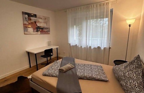 Industriebezirk Apartment | 90 m² Apartment ∙ 4 bedrooms ∙ 4 guests