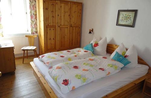 Tirschenreuth Apartment | 90 m² Apartment ∙ 2 bedrooms ∙ 5 guests