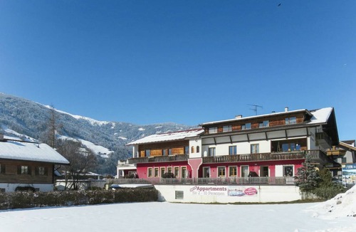 Stumm Apartment | 90 m² Apartment ∙ 2 bedrooms ∙ 10 guests