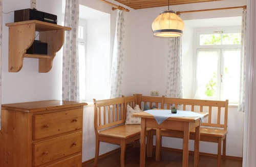 Schleching Apartment | 90 m² Apartment ∙ 2 bedrooms ∙ 4 guests