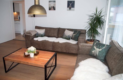 Wackersdorf Apartment | 90 m² Apartment ∙ 3 bedrooms ∙ 4 guests