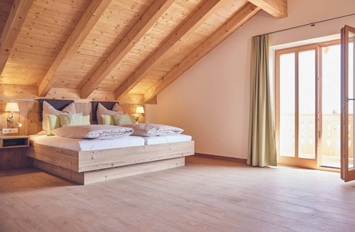 Bad Aibling Apartment | 91 m² Apartment ∙ 2 bedrooms ∙ 4 guests