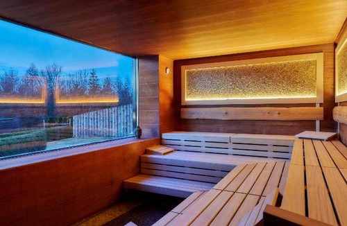 Hofenstetten Hotel | 92 m² Hotel ∙ 2 guests