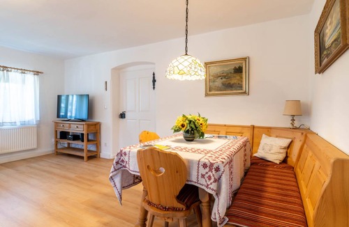 Meisham Apartment | 94 m² Apartment ∙ 2 guests