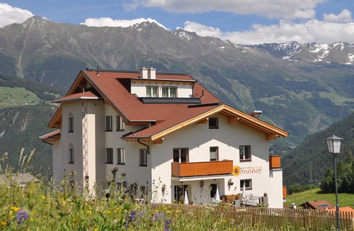 Ladis Apartment | 95 m² Apartment ∙ 3 bedrooms ∙ 6 guests