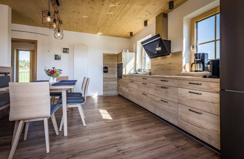 Nittenau Apartment | 99qm-großes, gemütliches Chalet mit eigener Terrasse und kleinem Garten