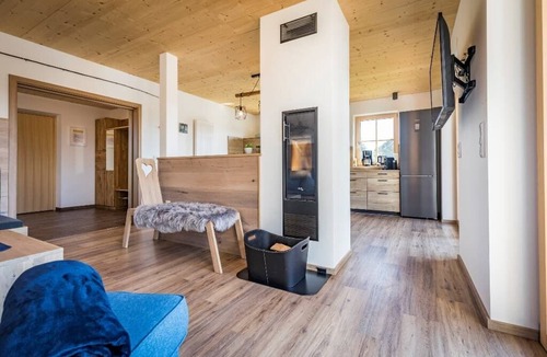 Nittenau Apartment | 99qm-großes, gemütliches Chalet mit eigener Terrasse und kleinem Garten