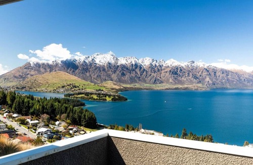 Fernhill Apartment | 9b on Von - Breath-taking Views