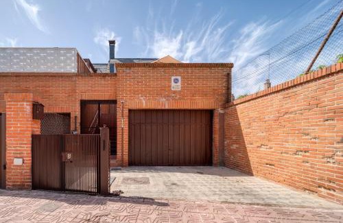 Pozuelo de Alarcon House | A CASACAFÉ Madrid Pozuelo Estación Private Rooms
