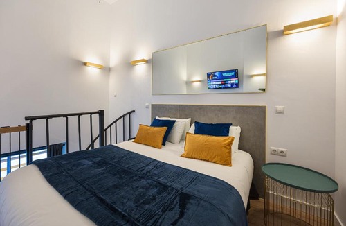 Imperial Apartment | A IM La Latina-City Centre-WiFi-AC-SmartTV A