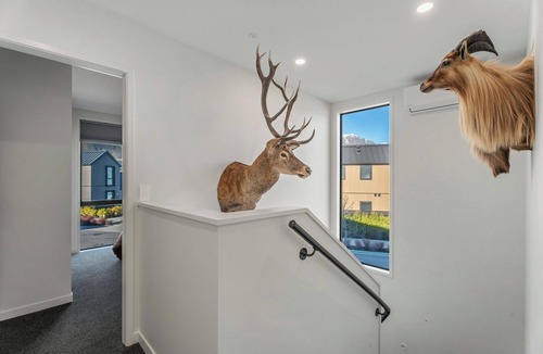 Kawarau Falls House | A Remarkable Retreat - Queenstown Holiday Home