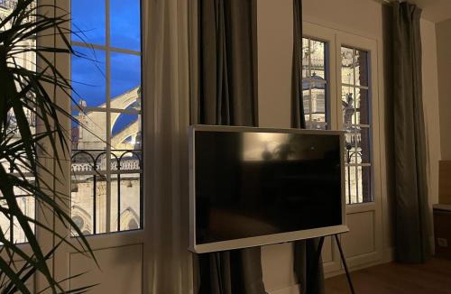 Burgos Apartment | Acariciando la Catedral by apartamentoscatedralcamino