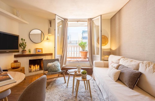 Literary Quarter Apartment | Acogedor Apto con Terraza/Sol