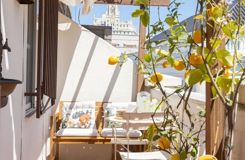 Literary Quarter Apartment | Acogedor Apto con Terraza/Sol