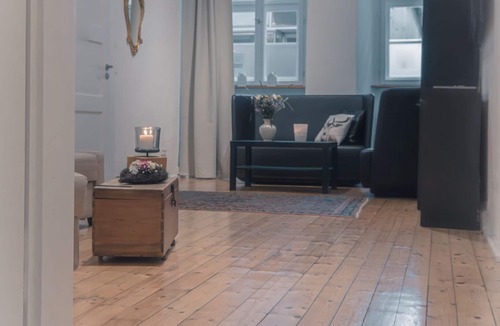 Old Town Apartment | ADAM & EVA ABSOLUTELY CENTRAL