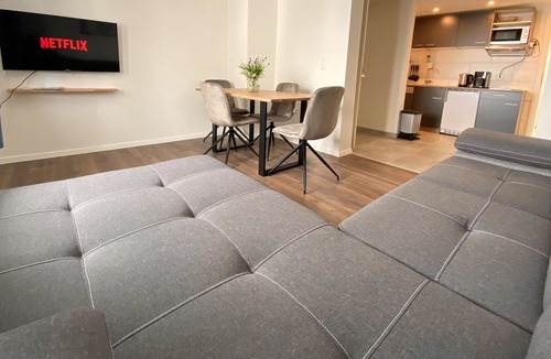 Koetz Apartment | ADN Apartments XL, Minimalist & Modern