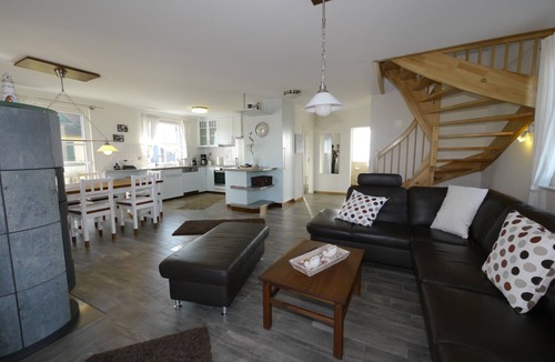 Ummanz House | Albatros I* - Exclusive thatched house on the waterfront