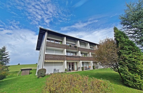Oberstaufen Apartment | All-Inkl-FeWo with infrared panel + stove. Ski pass, Aquaria & cable cars included.