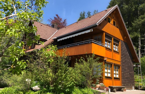 Sankt Georgen im Schwarzwald Apartment | Allergy-Friendly Apartment with 2 Bedrooms, Private Terrace, Balcony and Garden