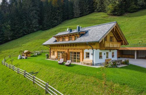 Haus Apartment | Almchalet Linharterhof