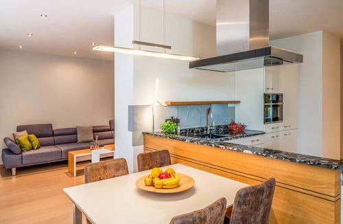 Pelham Apartment | Alpa-art, 90 qm Erdgeschoss, 2 separate Schlafzimmer, 2 Bäder