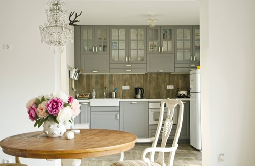 Niederkruechten House | AlpacaView Lodge - Gatehouse -