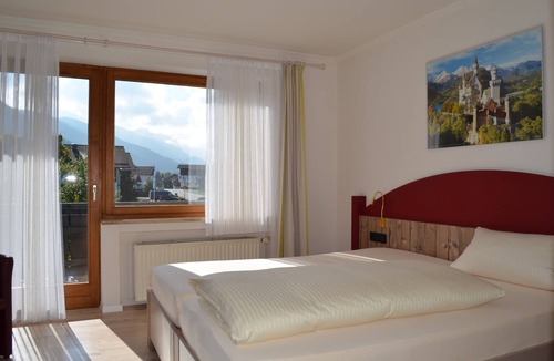 Buching Bed & Breakfast | Alpchalet Schwanstein