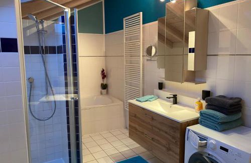 Ebersberg District Apartment | Alpenblick Nahe München mit Outdoor Whirlpool - 21 Min von München mit Zug