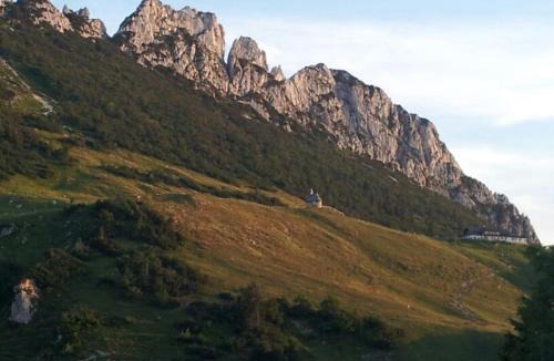 Eichet Apartment | AlpenChiemsee Ferienwohnung mit Bergblick und Seenähe