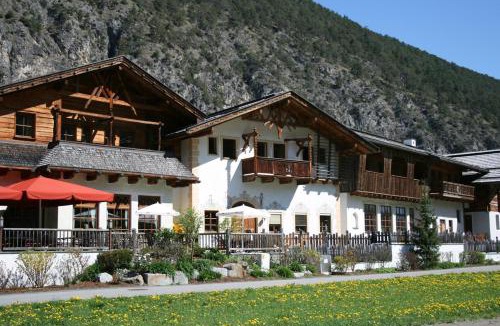 Mils bei Imst Hotel | Alpenrast Tyrol