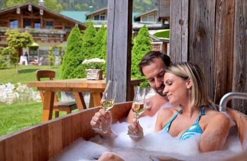 Oberjoch Cabin | Alpin Chalets Oberjoch - Luxus Unterkunft mit privatem SPA und Zugang zu 3000 qm SPA Panoramahotel Oberjoch