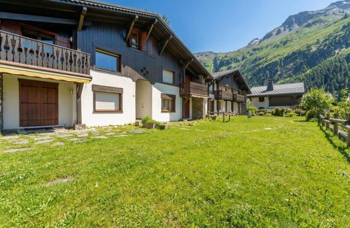 Le Tour Apartment | Alpine Duplex w/Balcony & Fireplace, Le Tour (Argentière), France